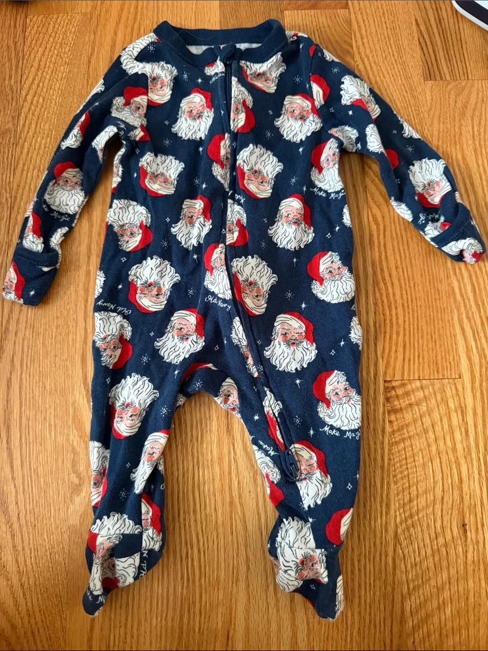 Old Navy Santa Print Unisex Sleep & Play 2-Way-Zip Footed One-Piece for Baby 0-3